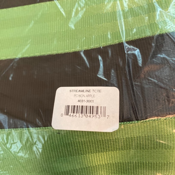 New in package Harveys Poison Apple Streamline Tote - Picture 3 of 3